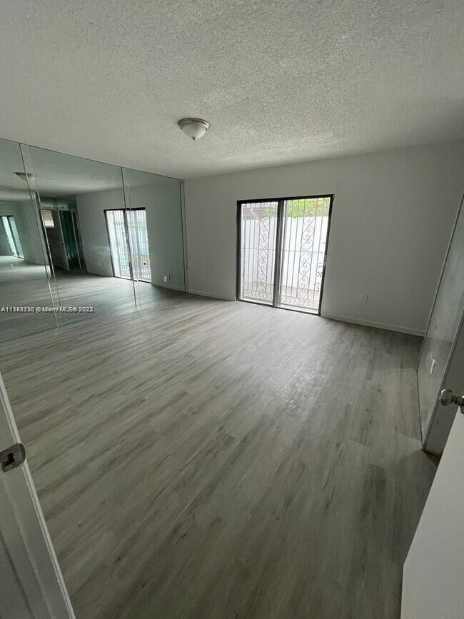 Foto del edificio - 3501 SW 15th St