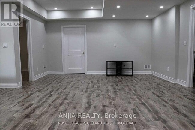 Building Photo - 158 Hurst Ave