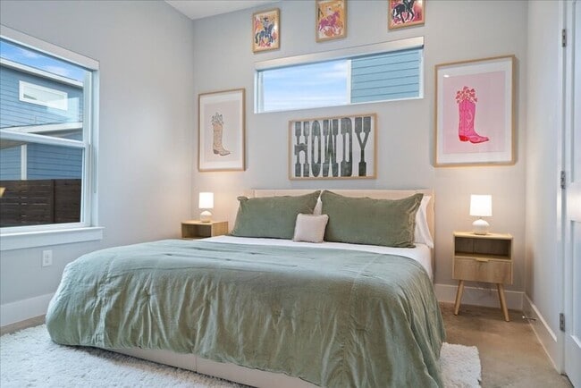 Foto del edificio - 6301 Santos St