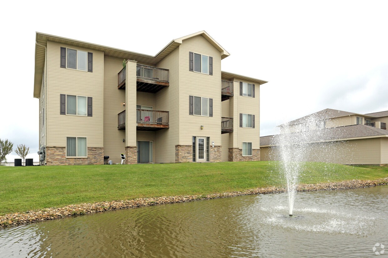 Wheatland Club Apartments Apartments 56155617 Muirfield Dr Cedar