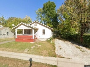 Building Photo - 1002 N Garth Ave
