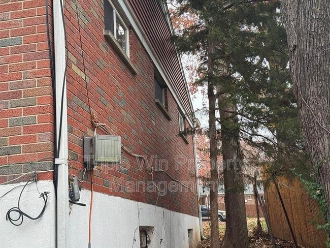 Building Photo - 8000 Noel Ct