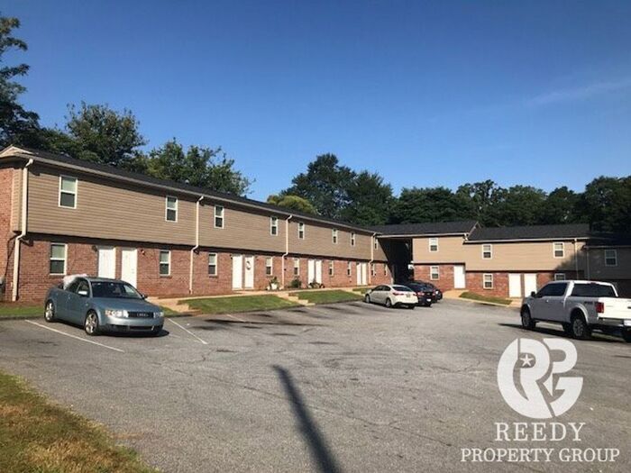 Foto principal - 17 Lane Ave