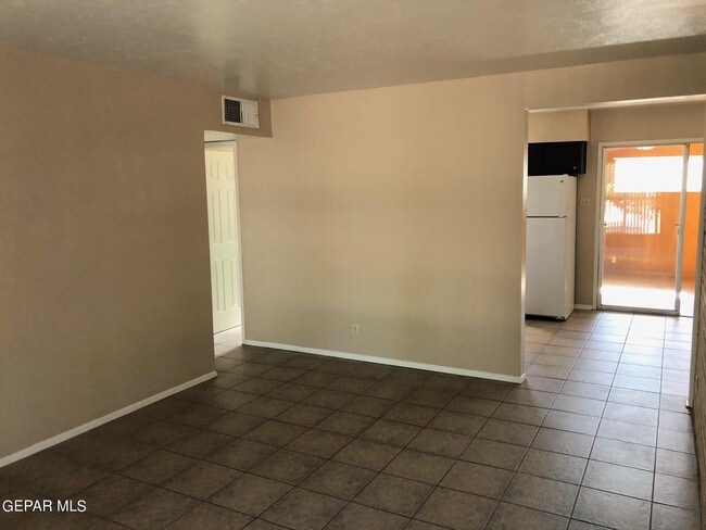 Foto del edificio - 10073 Kirwood St