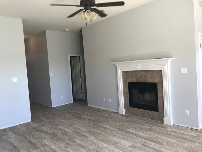 Fireplace Living Room - 7823 Redbrush