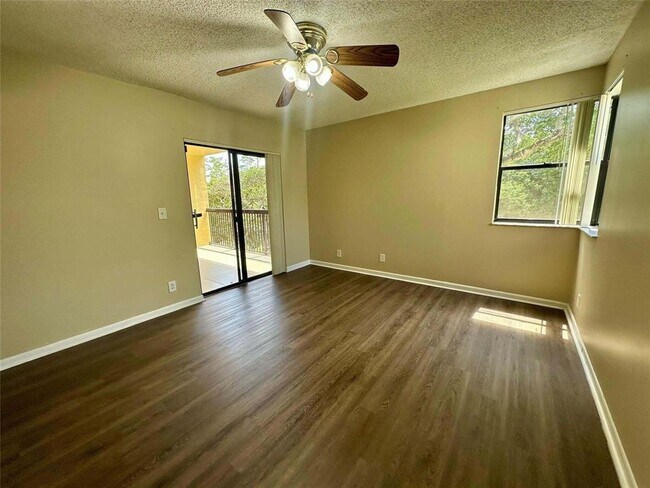 Foto del edificio - 5701 Riverside Dr
