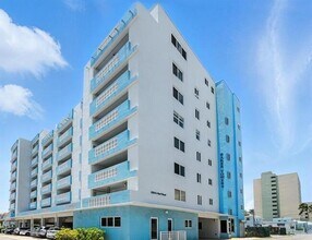 Building Photo - 320 S Surf Rd