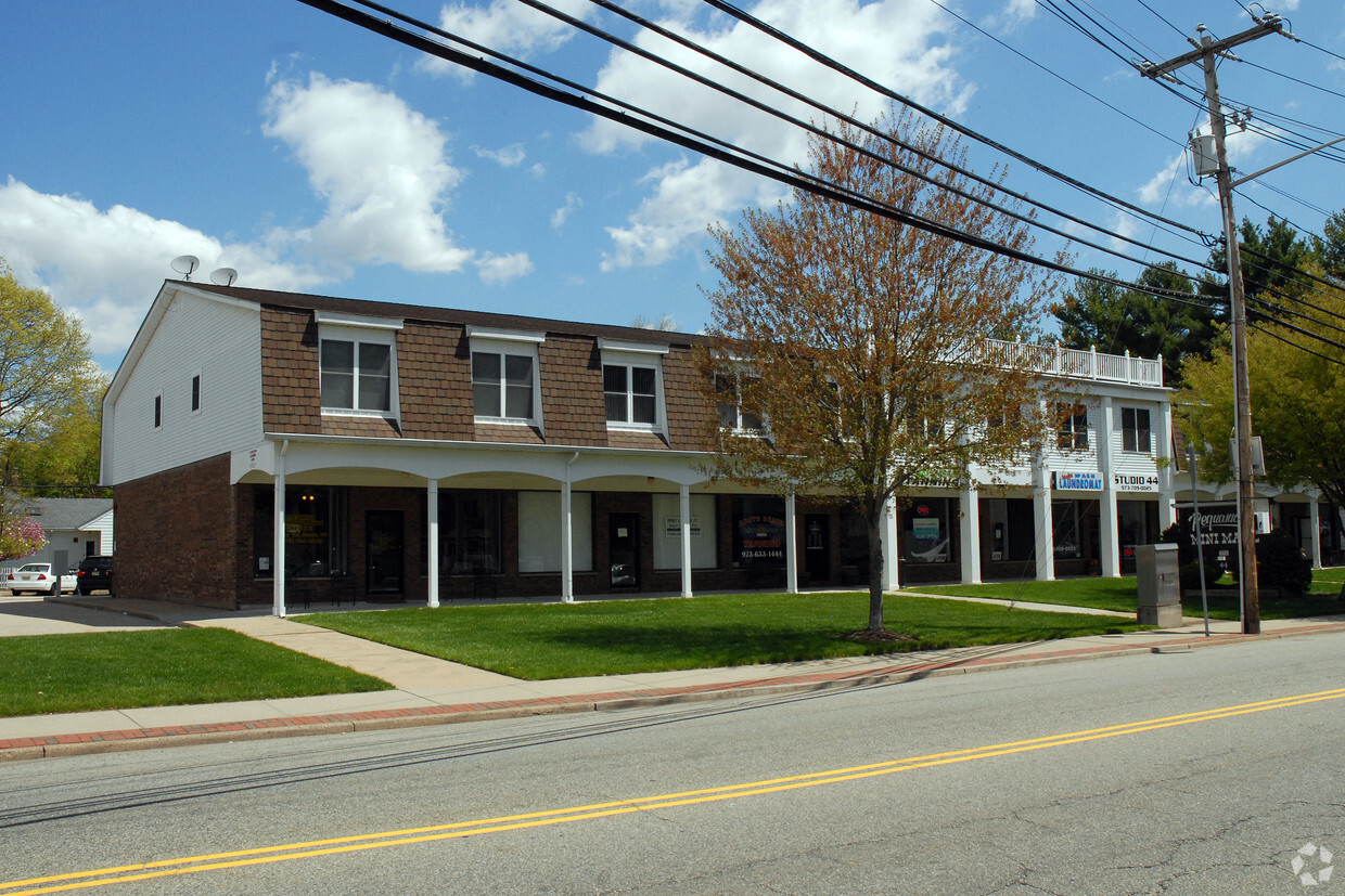 Foto principal - Pequannock Mini Mall Apartments