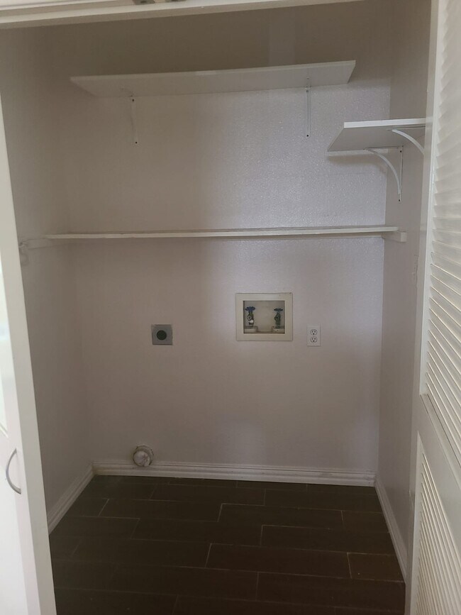 Laundry Room - 705 Mynah Ave