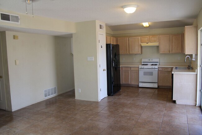 Foto del edificio - 11008 Rogers Hornsby St