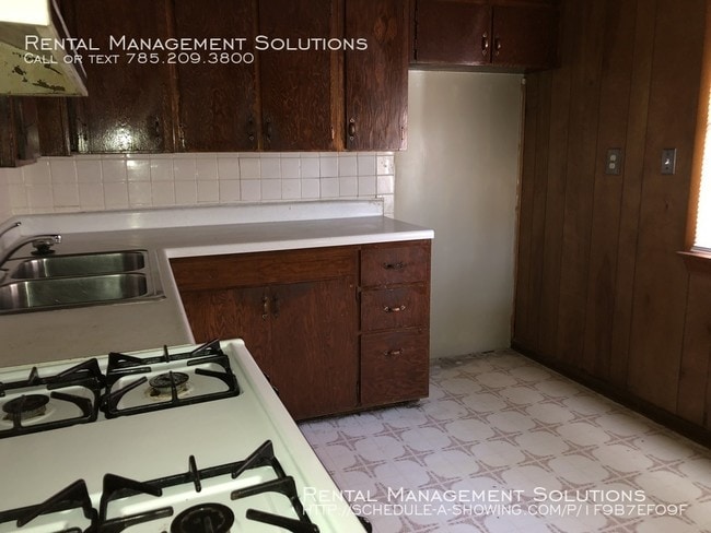 Building Photo - 3315 SE Indiana- 3 BED/1.5 BATH