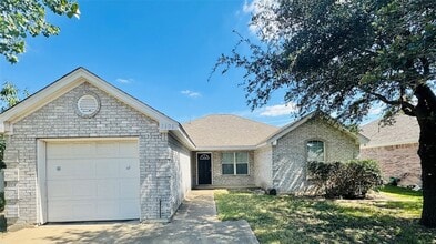 Building Photo - 3308 Light Pointe Dr