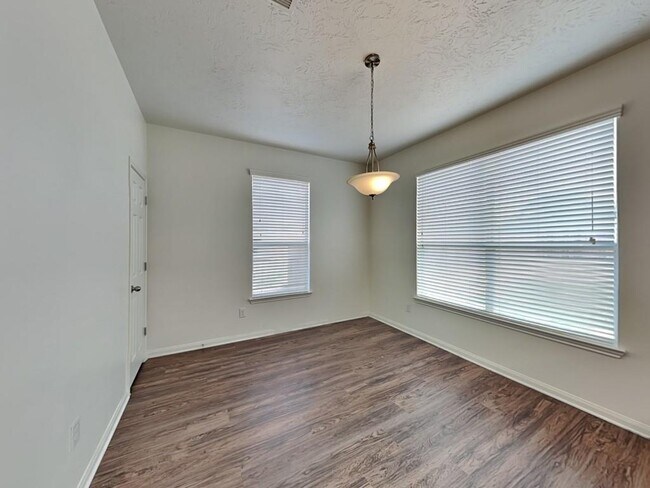 Foto del edificio - 3927 Hawthorn Glen Ct