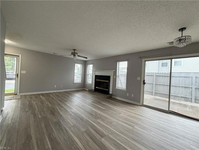 Building Photo - 5608 Tourmaline Ct
