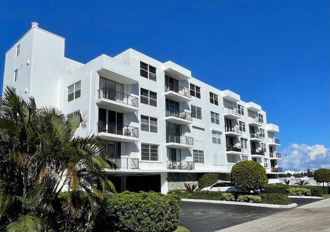 Foto del edificio - 301 Croton Ave