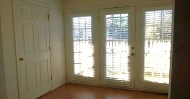 Building Photo - 2 bedroom/2 bathroom- Westgate at Williamsburg