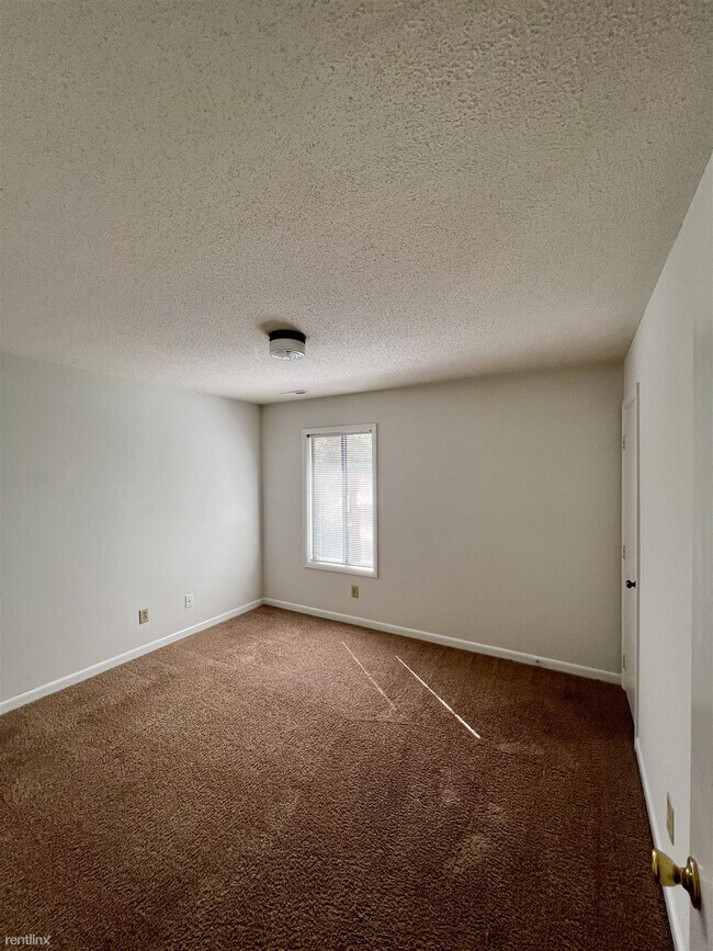 Building Photo - 2 br, 1.5 bath House - 904 Hearthridge Ct ...