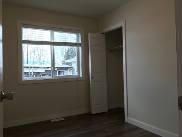 Building Photo - 1625-1699 99 Ave