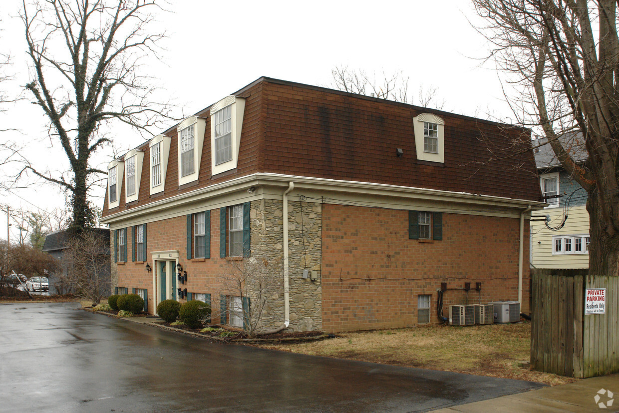 Primary Photo - 100 Forest Ct