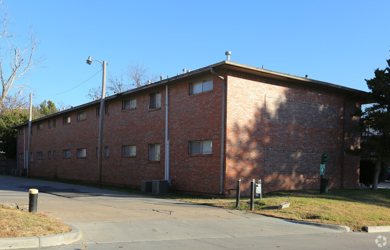 Building Photo - 3727-3739 S Indianapolis Ave