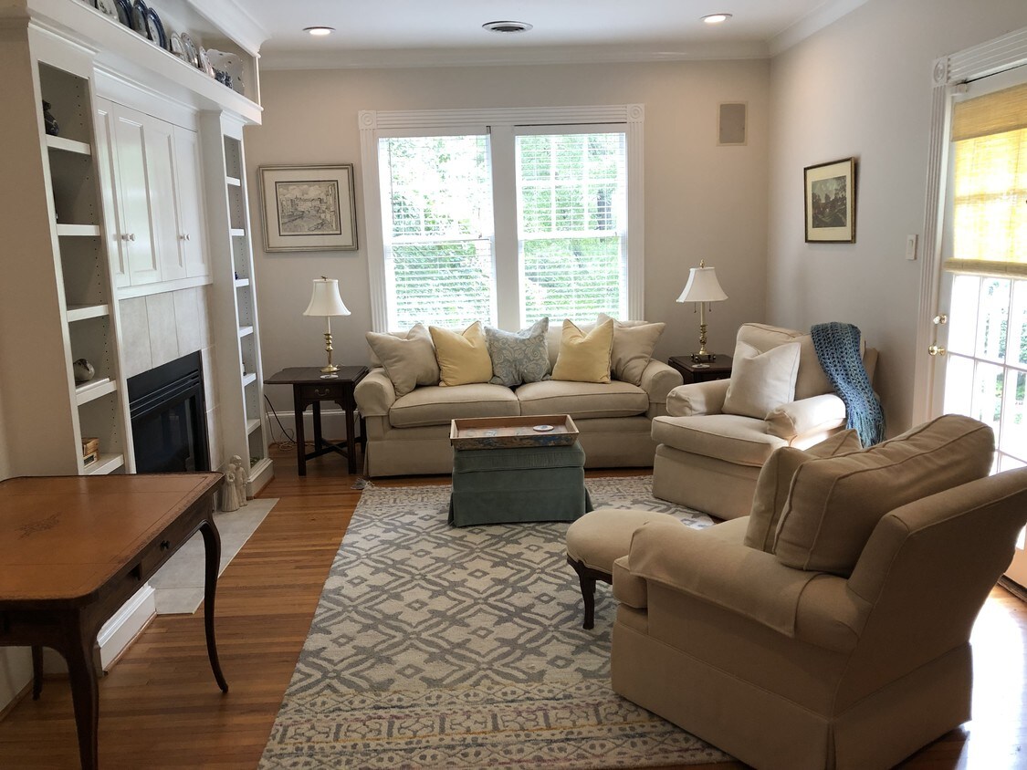 Spacious Living Room filled with light - 1135 Granville Rd