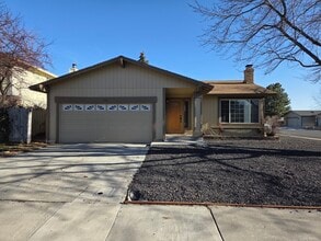 Building Photo - 1169 Meadow Ct