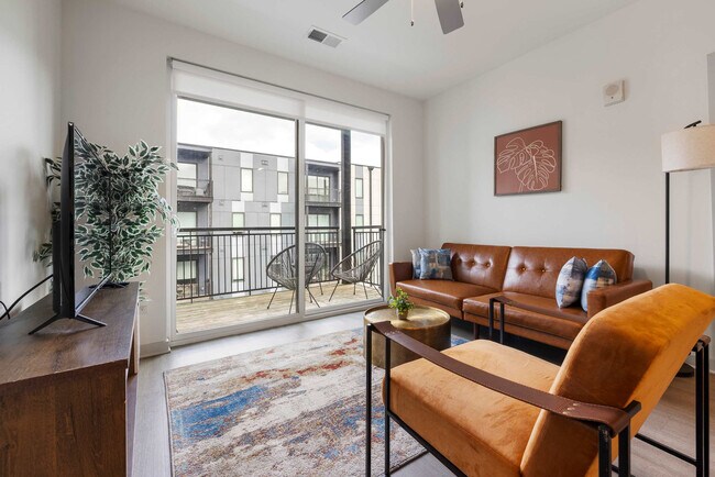 Foto del edificio - 633 E Main St