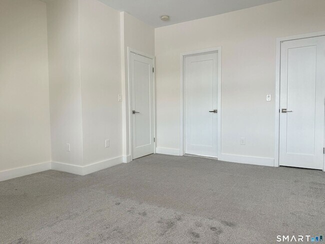 Foto del edificio - 40 Montoya Dr