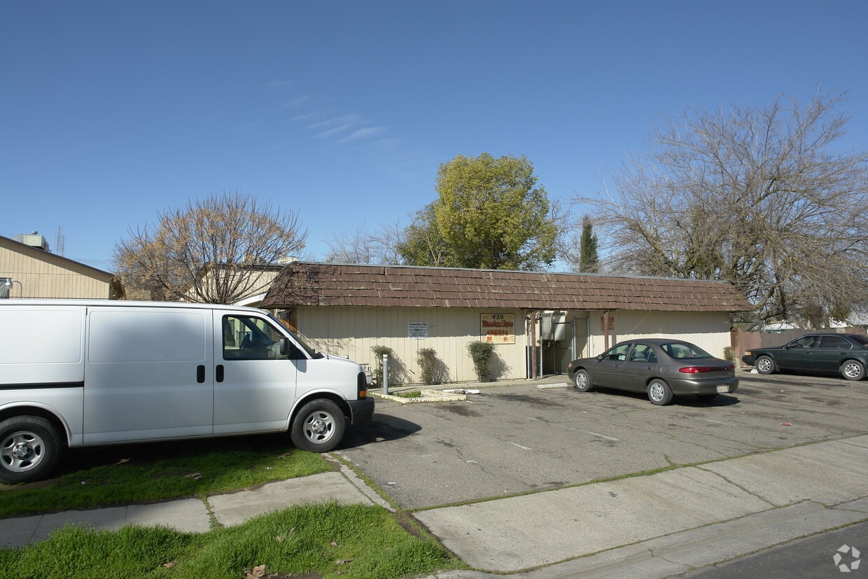 Primary Photo - Riverland Apartments