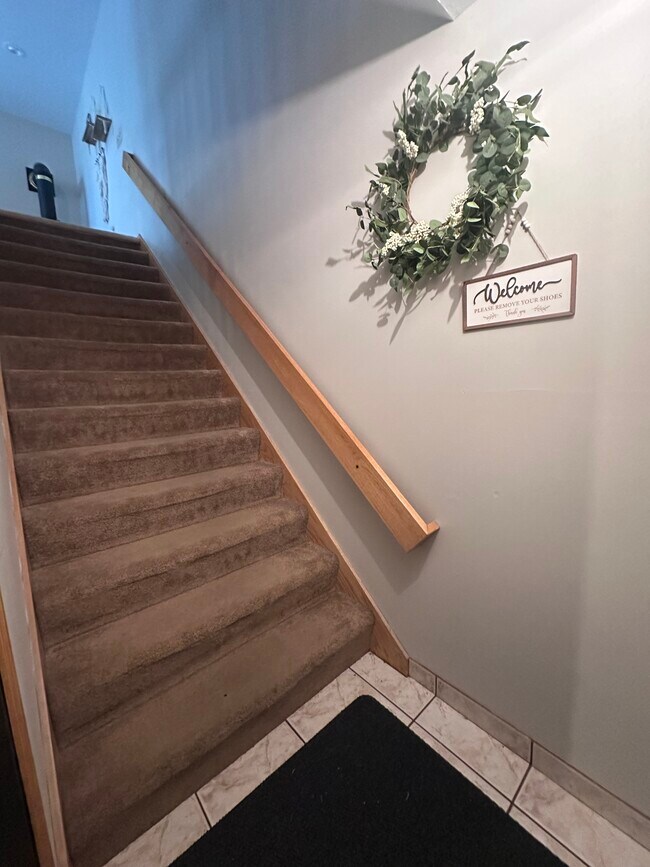 Foto del edificio - 442 Meadowridge Cir