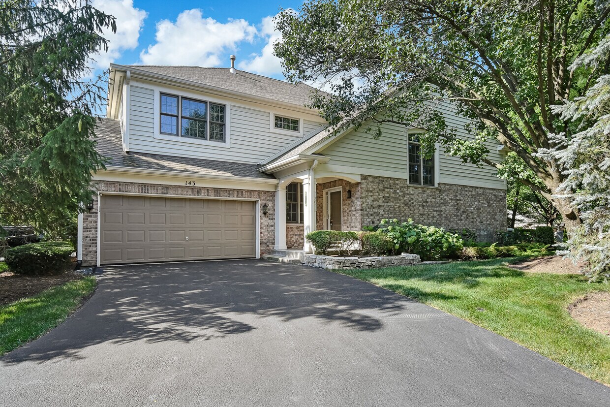 Primary Photo - 143 Fairway Dr
