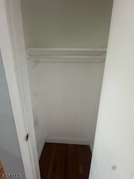 Building Photo - 711 Plainfield Ave