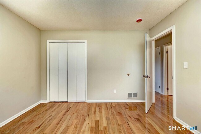 Foto del edificio - 1145 Sherman Ave