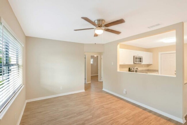 Foto del edificio - 27296 Sunnybrook Rd