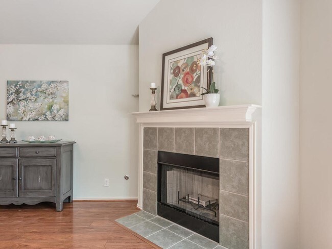 Foto del edificio - 5711 Marchmont Ln