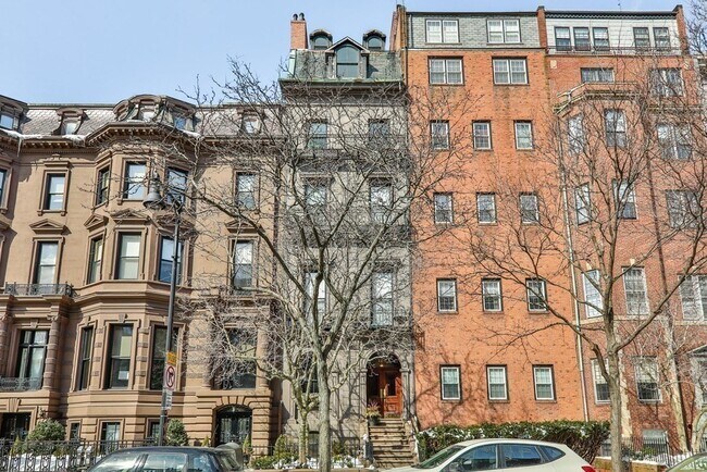 Building Photo - 124 Beacon St