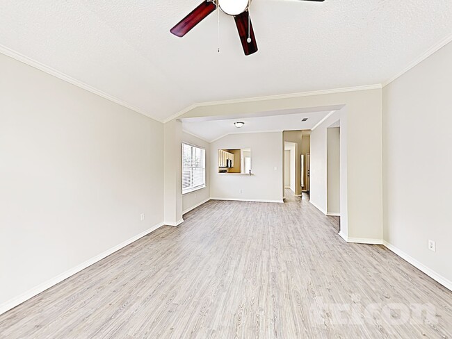 Foto del edificio - 2308 Stagecoach St