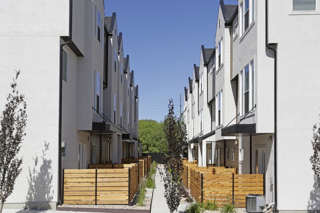 Foto del edificio - Spring Run Townhomes