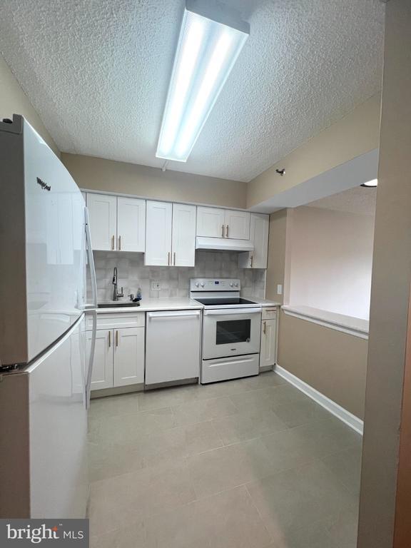 Building Photo - 2921 N Leisure World Blvd