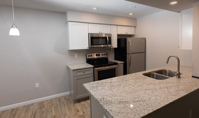Foto del edificio - 641 Columbia Ct
