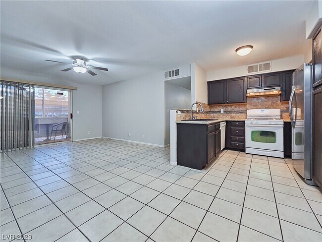 Building Photo - 5150 Mandalay Springs Dr