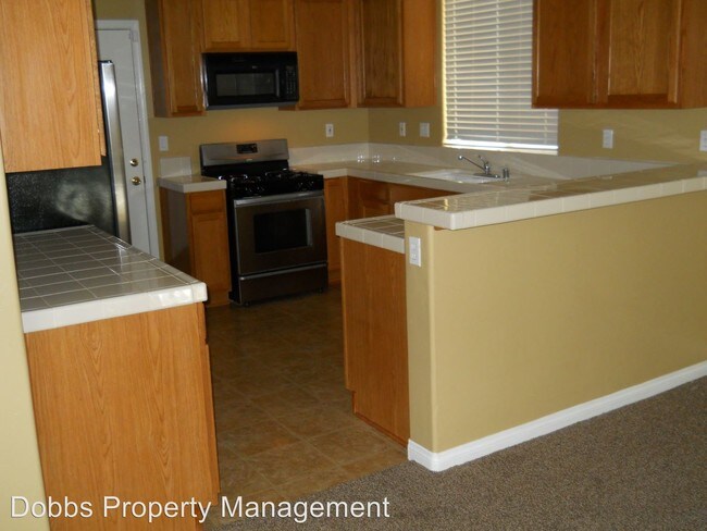 Building Photo - 6631 Flatrock Dr