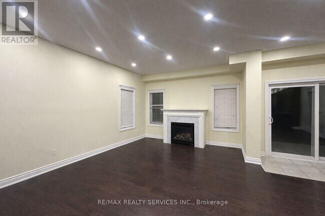 Building Photo - 26 Red Ash Ct