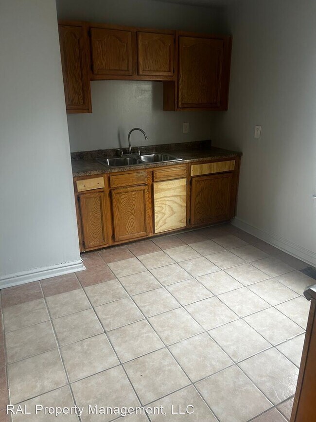 Foto del edificio - 3 br, 1.5 bath House - 3043 E 125