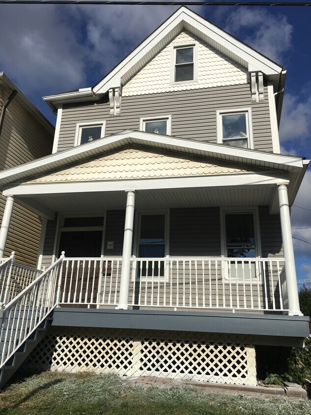 Foto principal - 5451 Potter St