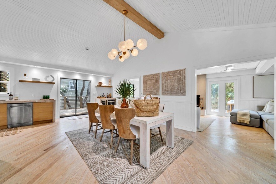 Primary Photo - 6296 W County Hwy 30A