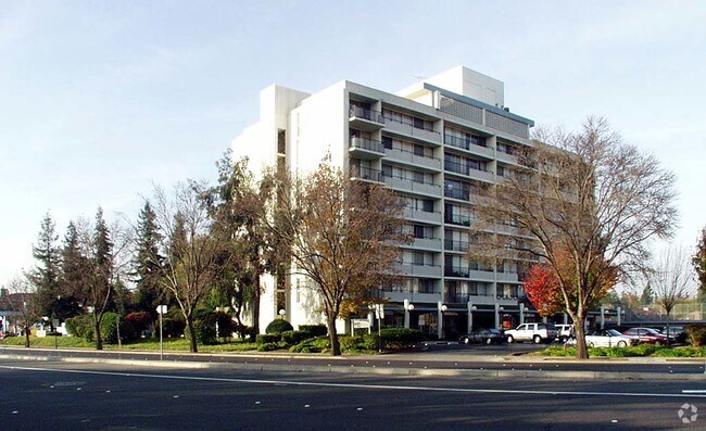 Foto del edificio - Parkway Towers