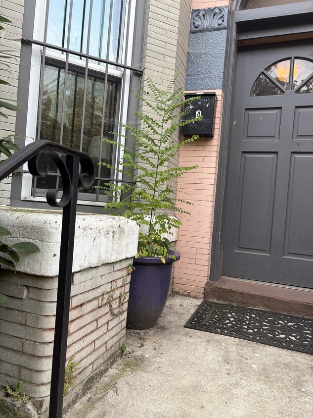 Primary Photo - 1308 Fairmont St NW
