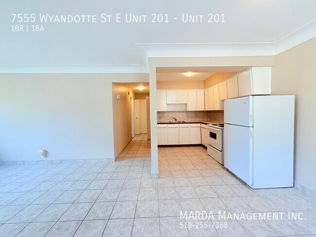 Building Photo - SPACIOUS 1-BEDROOM/1-BATH APARTMENT IN PRI...