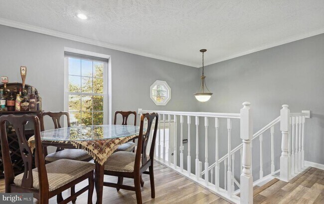 Foto del edificio - 1679 Fieldthorn Dr